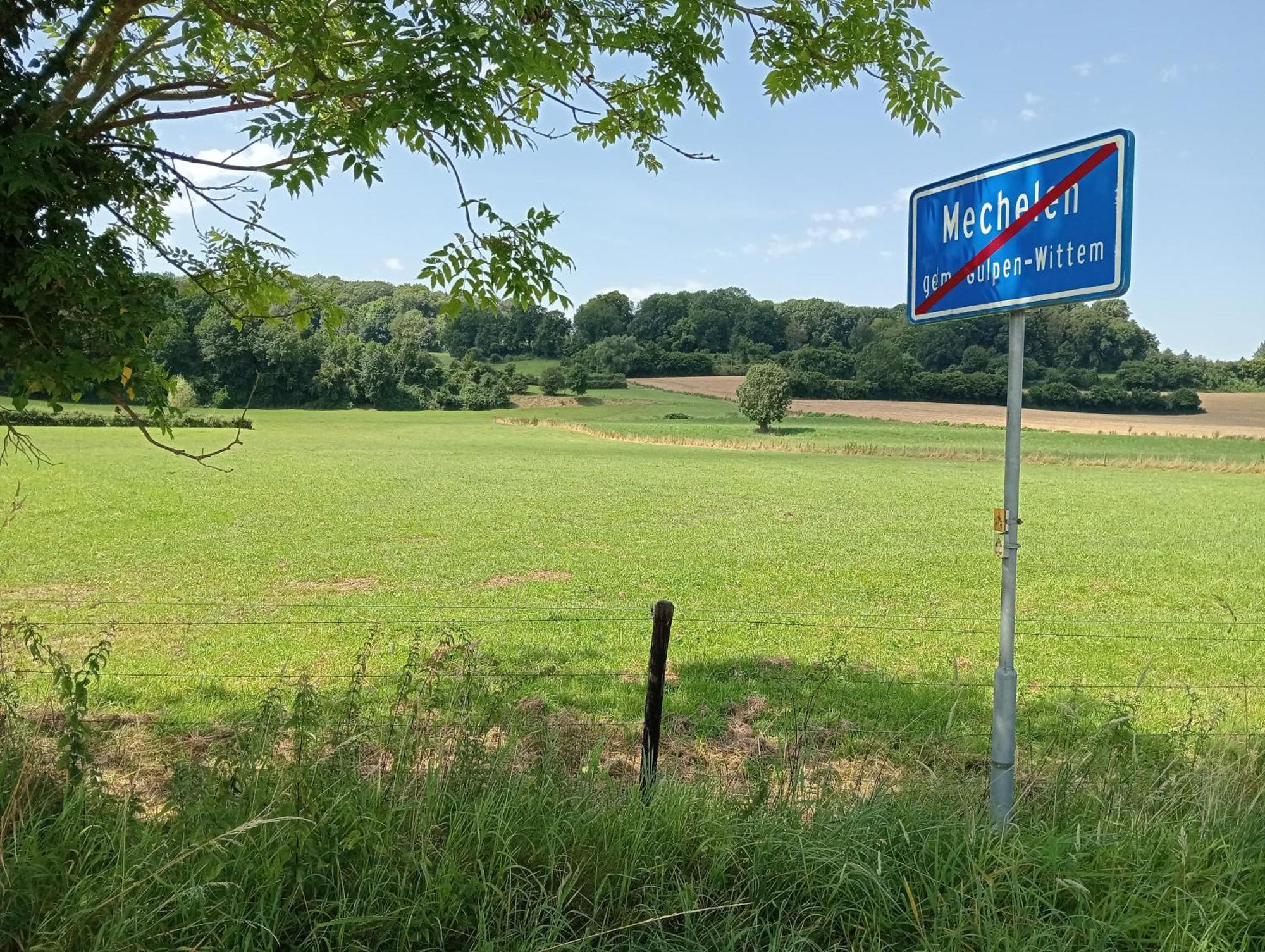 Bnb Het Geluk Van Limburg Mechelen Exterior photo
